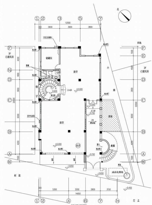 一層完全作為商鋪，二層以上，每層都有大露臺，是設(shè)計師給自己老宅精心設(shè)計的作品，建成之后的效果非常完美!