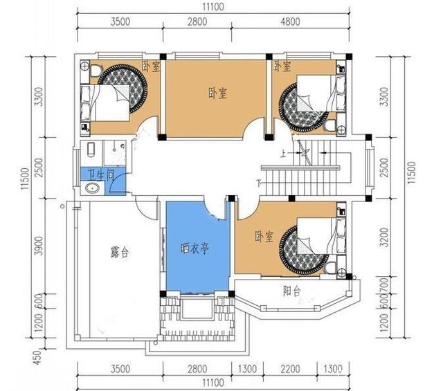 占地80平米到120平米不等的三套，外觀大氣，內(nèi)部布局合理實(shí)用，希望能夠幫到你！