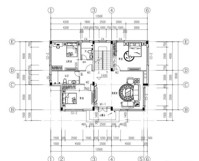 　該建筑具有新的中國風(fēng)格，采用傳統(tǒng)設(shè)計方法與現(xiàn)代設(shè)計方法相結(jié)合，保留傳統(tǒng)元素中的坡屋頂形式，結(jié)合現(xiàn)代元素中的大玻璃窗。